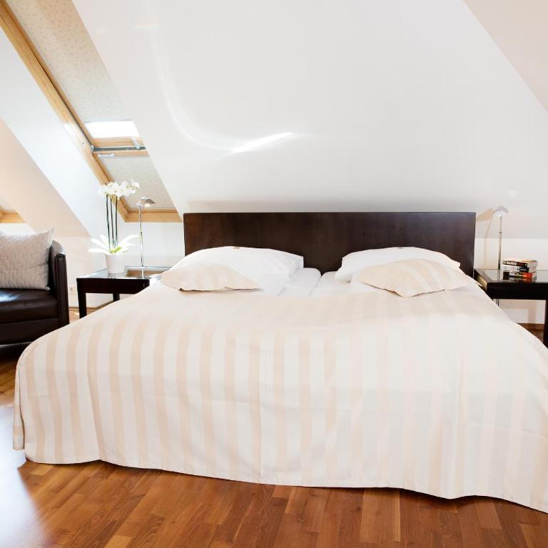Hotel Sandwirth - Apartment - 7