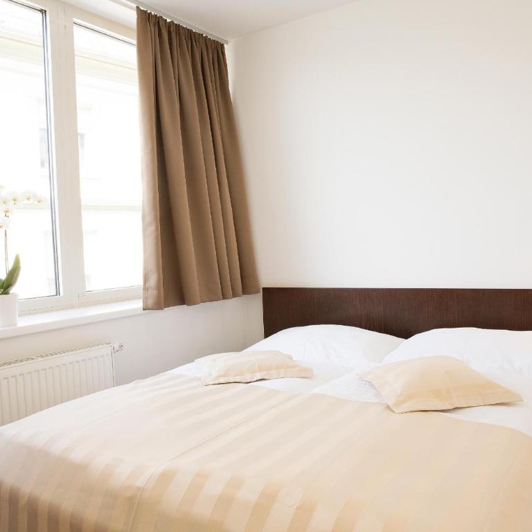 Hotel Sandwirth - Apartment - 8