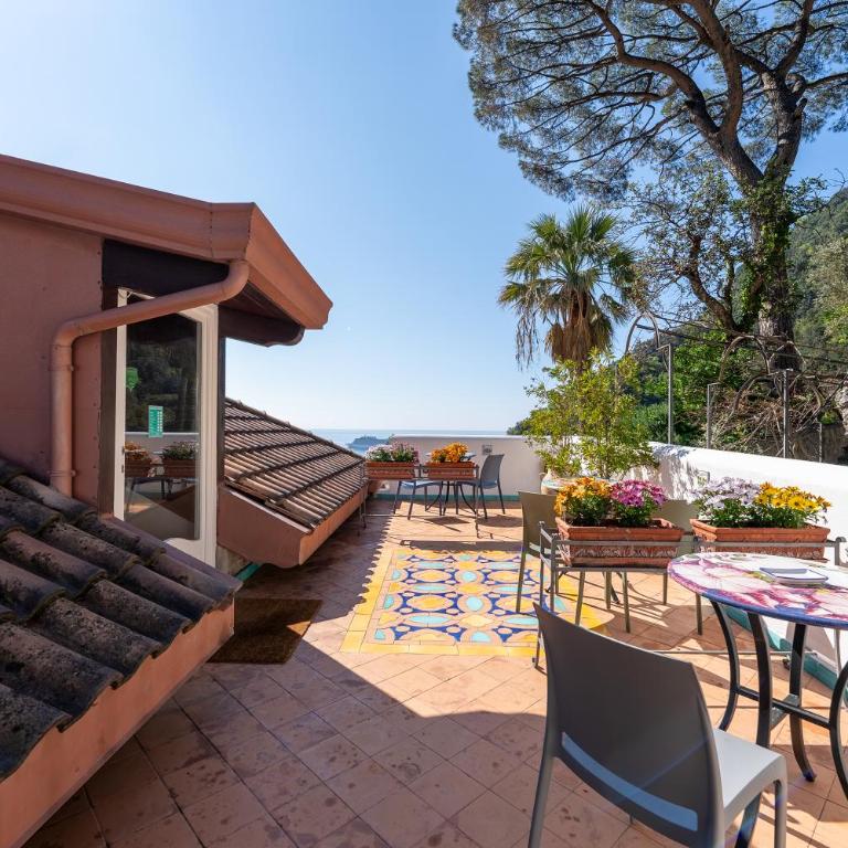 Hotel Villa Annalara charme and relax - Camera Matrimoniale Deluxe con Balcone e Vista Mare - 37