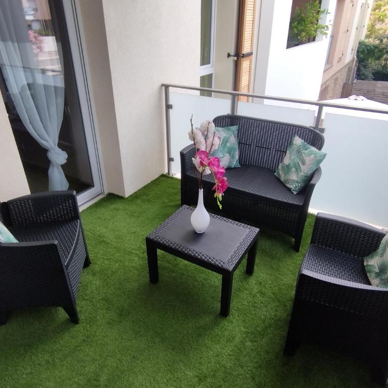 Beau T3 + clim + parking Saint Cyr sur mer - Appartement 2 Chambres - 8