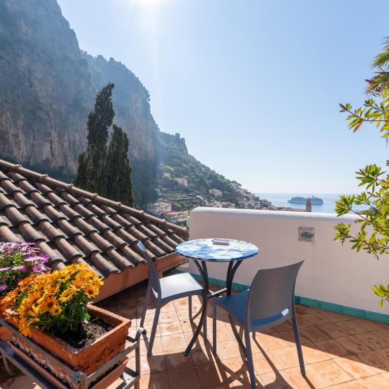 Hotel Villa Annalara charme and relax - Camera Matrimoniale Mansardata con Vista Mare e Terrazza Esterna - 5
