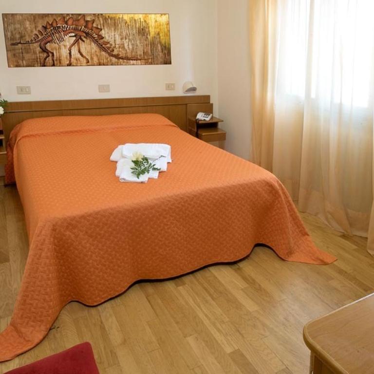 Hotel Roma - Camera Matrimoniale/Doppia con Letti Singoli - 1