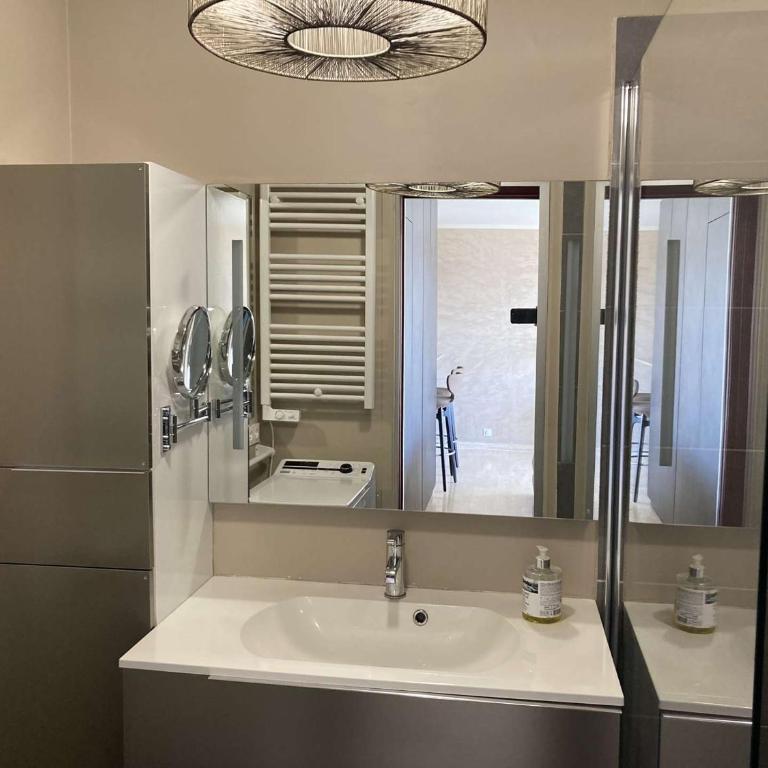 Appartement Luxueux Climatisé au Lavandou - FR-1-308-179 - Apartment - 11