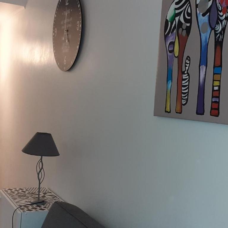 Spacieux T4 Nîmes plein centre la Coupole - Three-Bedroom Apartment - 4