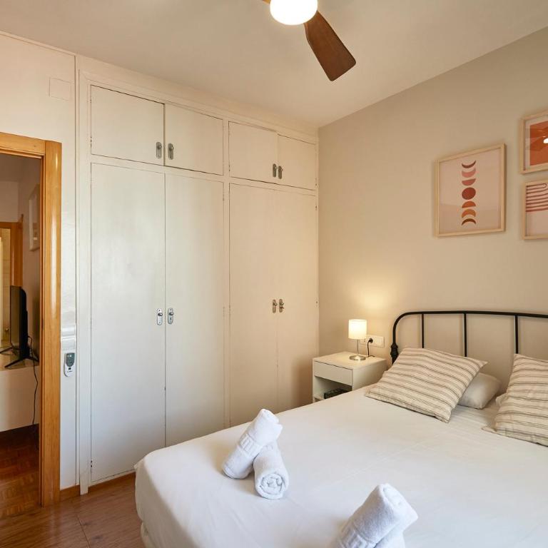 BBarcelona Marina Flat - Three-Bedroom Apartment - 8