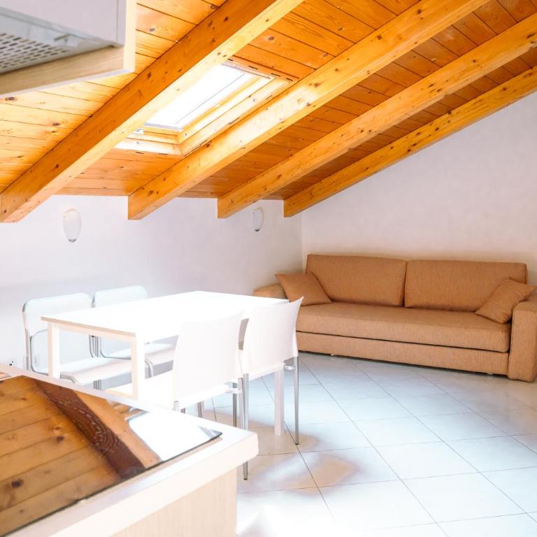 Residenza Ester - Camera King Deluxe - 13