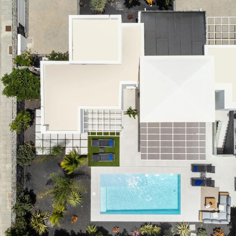 SUNRISE by Buenavilla - Three-Bedroom Villa - 11