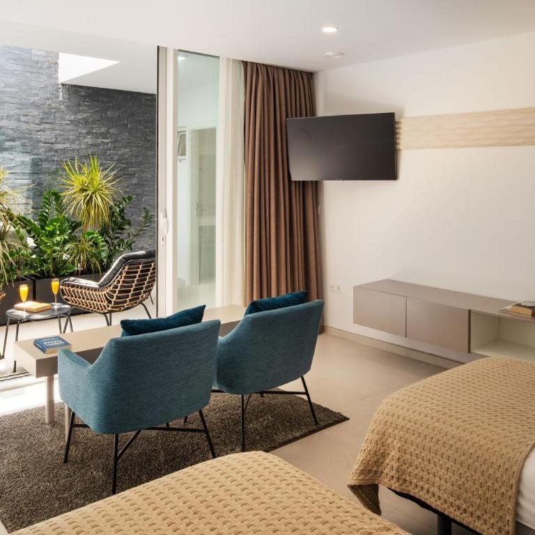 SUNRISE by Buenavilla - Three-Bedroom Villa - 36