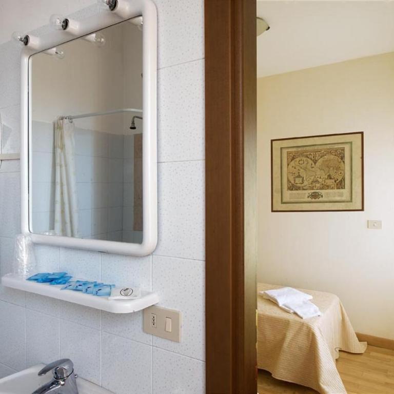 Hotel Roma - Camera Quadrupla - 4