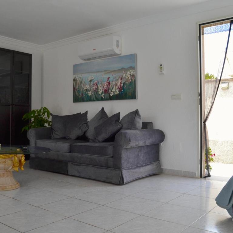Townhouse with shared pool - Vacation Home - 5