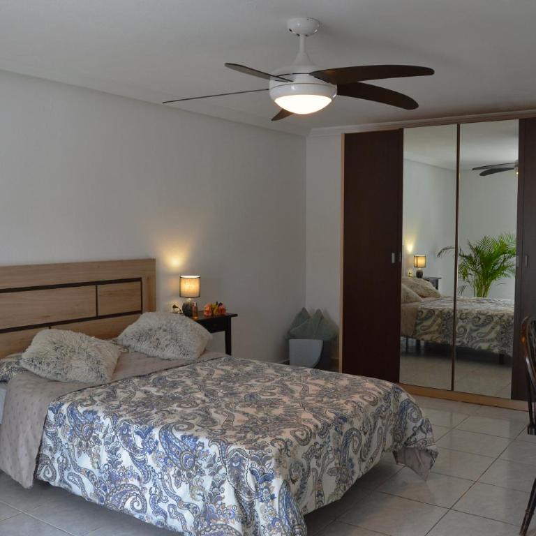 Townhouse with shared pool - Vacation Home - 14