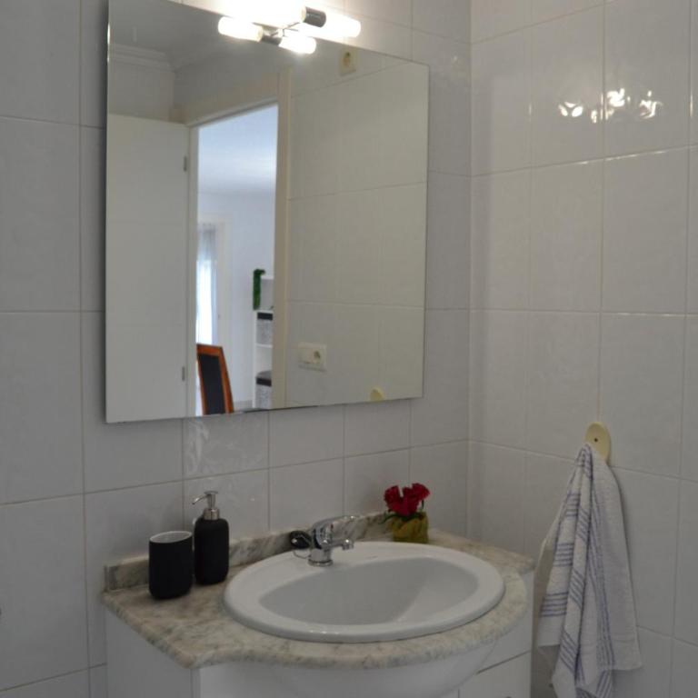 Townhouse with shared pool - Vacation Home - 23