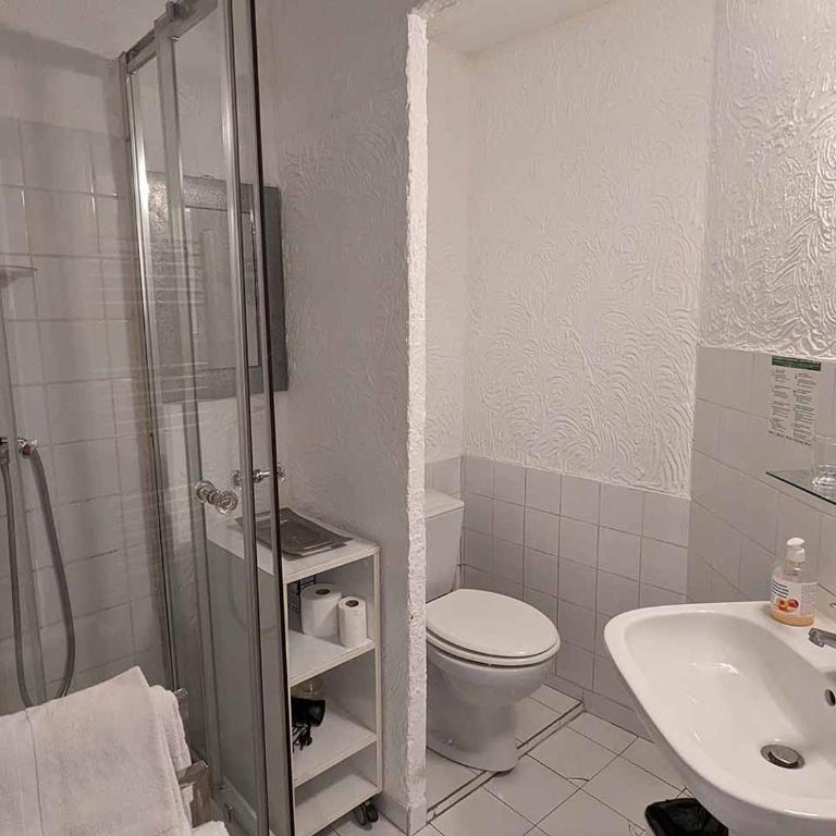 Les Studios de la Madeleine - Studio avec Kitchenette et Terrasse - 10