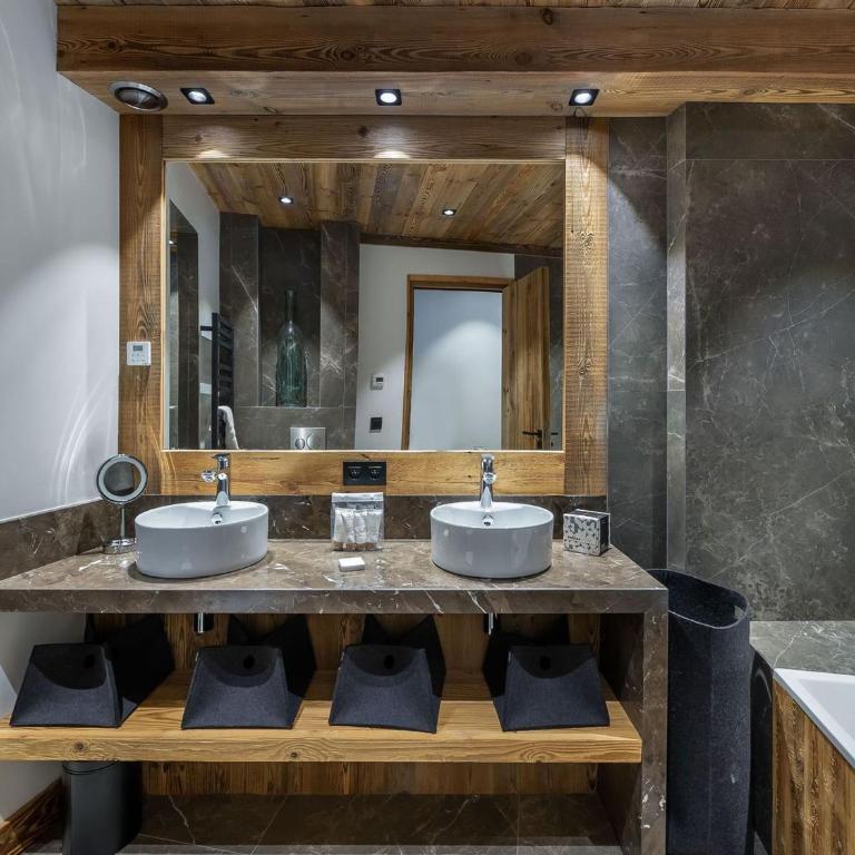 Appartement élégant avec jacuzzi à Val-d'Isère - 4 chambres en suite, proche piste de Bellevarde - FR-1-567-87 - Appartement (10 Adultes) - 13