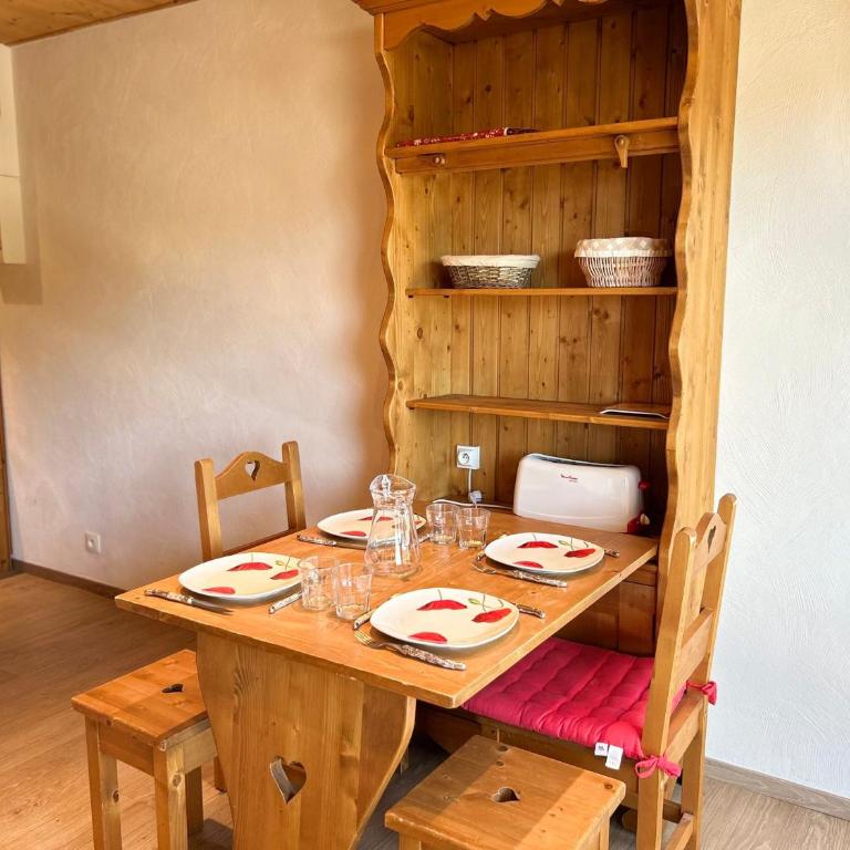 Charmant Studio Rénové aux Gets - Proche Centre et Pistes - Balcon - 4 Couchages - FR-1-623-227 - Studio - 8