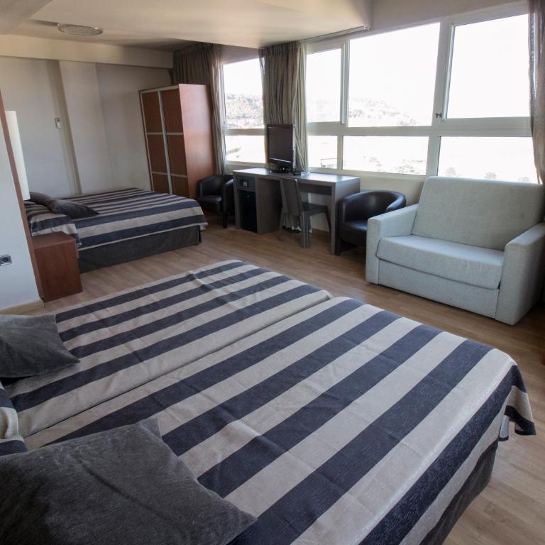 Hotel Panorama - Habitación Familiar sin terraza - 2