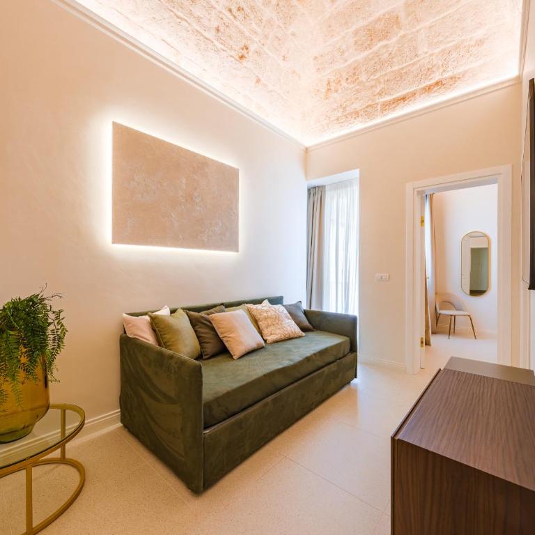 HelloAPULIA Charming Palazzo Clemente - self-catering suites with aircondition - One-Bedroom Apartment - 1