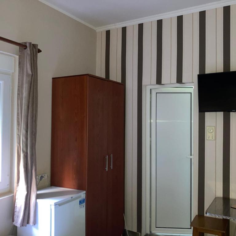 Apartments Batalo - Economy Dvokrevetna Soba sa Bračnim Krevetom - 4