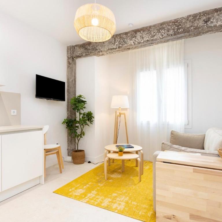 APARTAMENTOS PLAZA DEL CHARCO I - Apartamento de 1 dormitorio - 2