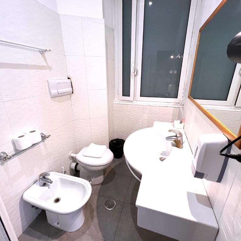 Booking Inn Settembre 95 - Standard Dreibettzimmer - 4