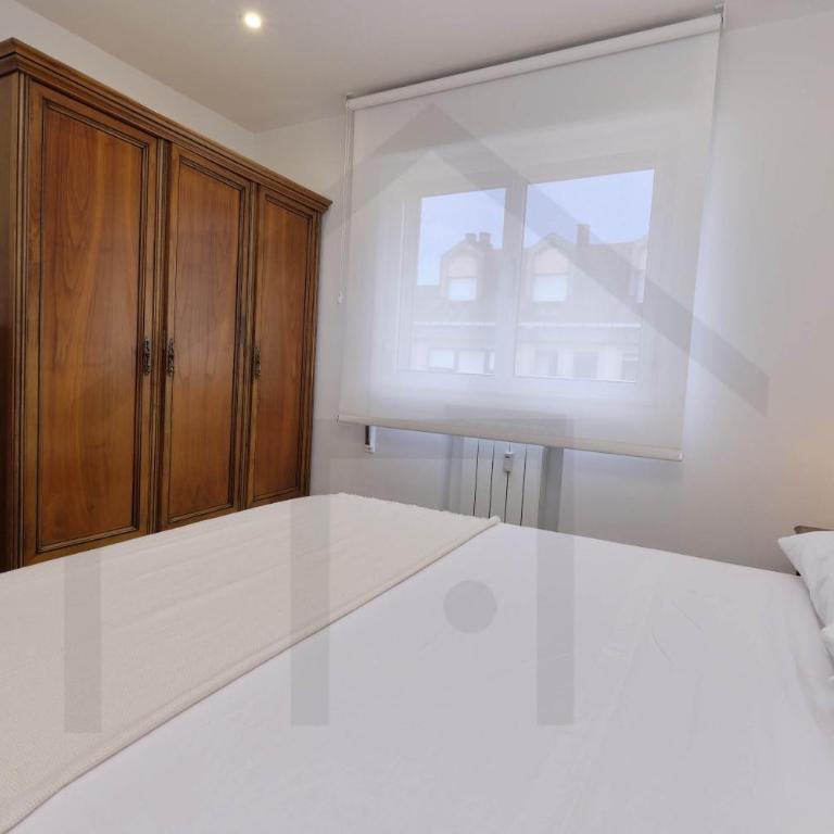 Ático Quintana I - con terraza, vistas a la ciudad, en el centro, con Wifi y garaje - Apartamento con ducha - 42