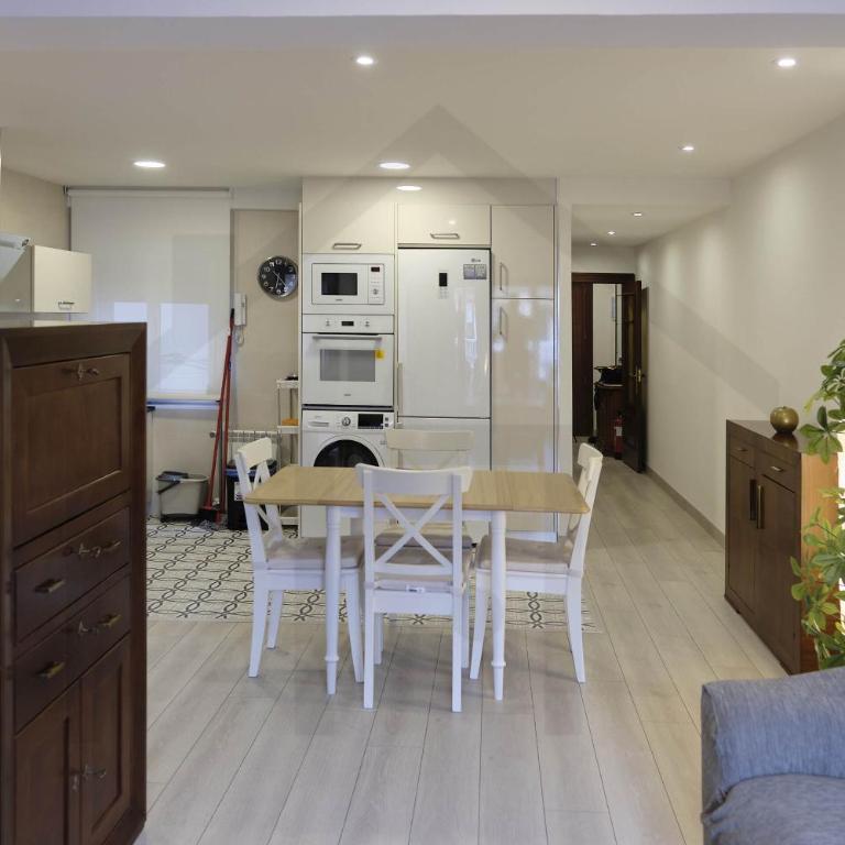Ático Quintana I - con terraza, vistas a la ciudad, en el centro, con Wifi y garaje - Apartamento con ducha - 26