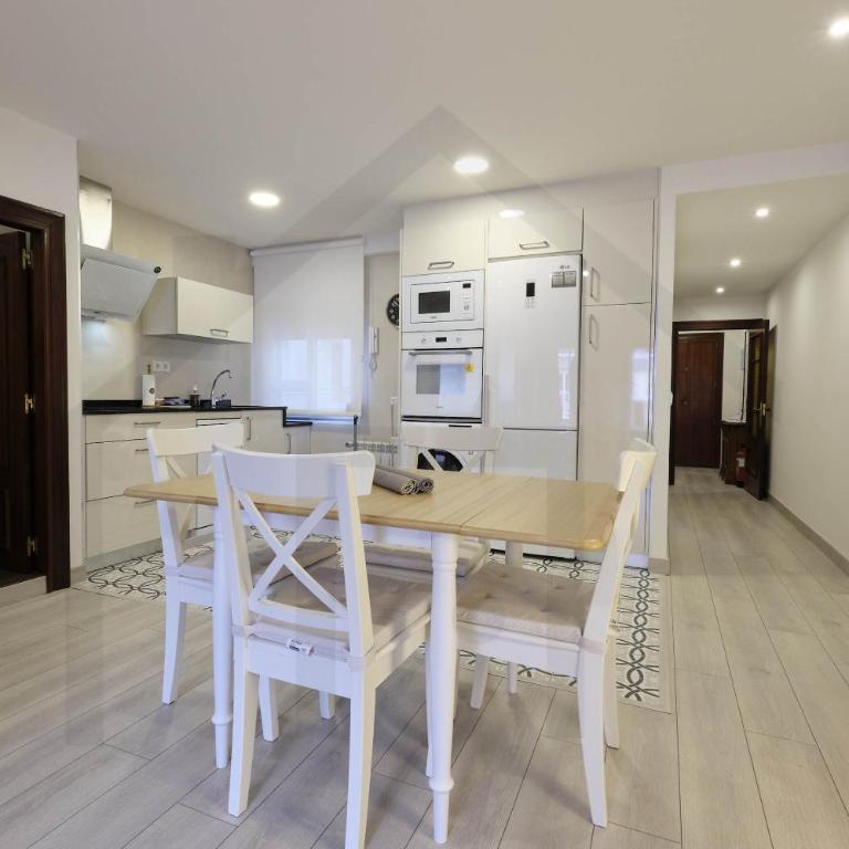 Ático Quintana I - con terraza, vistas a la ciudad, en el centro, con Wifi y garaje - Apartamento con ducha - 37