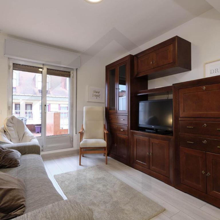 Ático Quintana I - con terraza, vistas a la ciudad, en el centro, con Wifi y garaje - Apartamento con ducha - 6