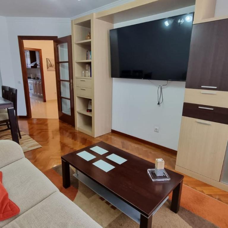Apartment-Sleeps6-Parking-Terrace - Apartamento - 2