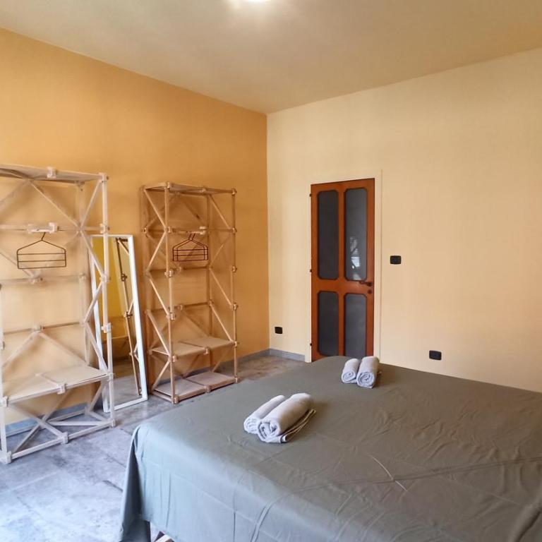 Casa Base - Double Room with Shared Bathroom - 1