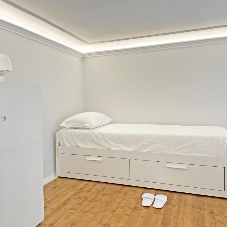 "La Portineria" Charming Apartment Old Town Como Lake - Two-Bedroom Apartment - 10