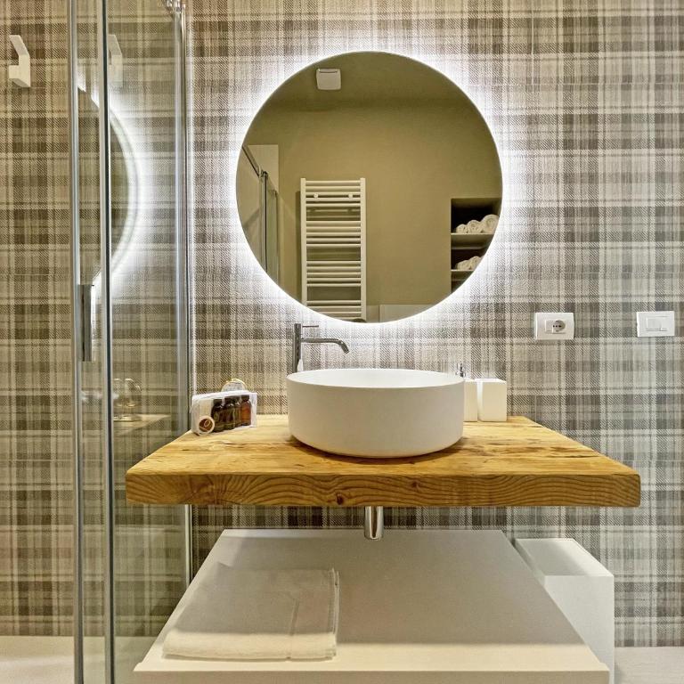 "La Portineria" Charming Apartment Old Town Como Lake - Two-Bedroom Apartment - 12