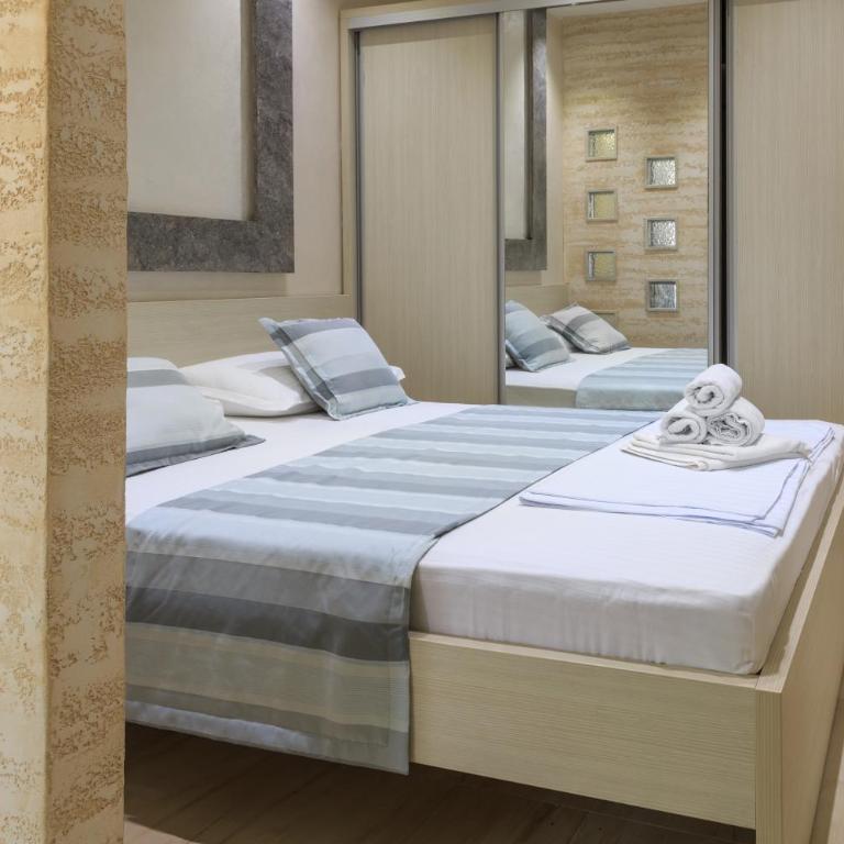 Hotel Maksim - Apartment - 12