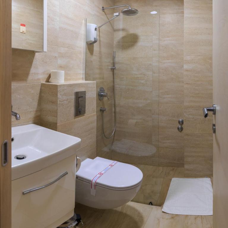 Hotel Maksim - Apartment - 18