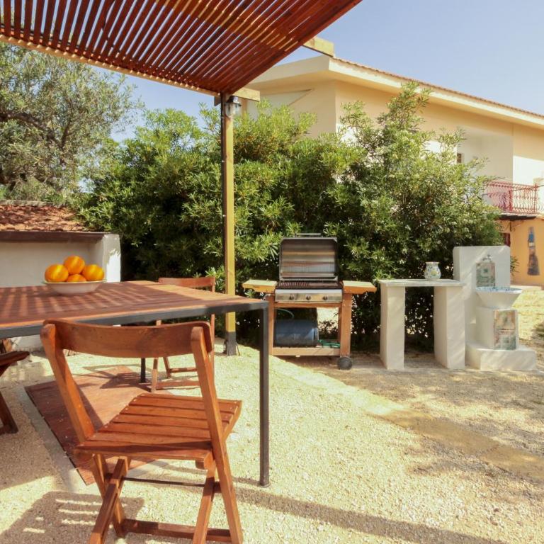 Case Bongiovi - Two-Bedroom House - 4