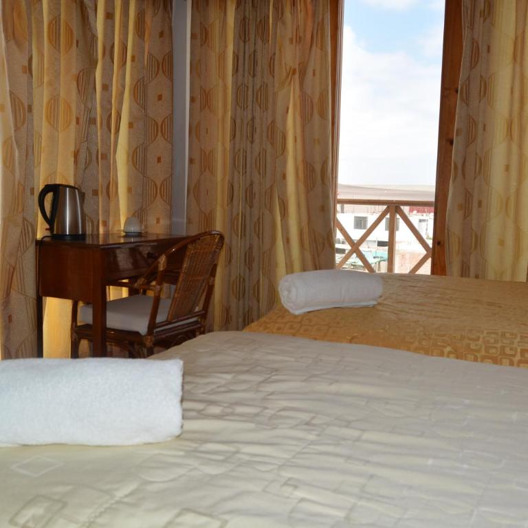 Hotel Los Flamencos - Twin Room - 14