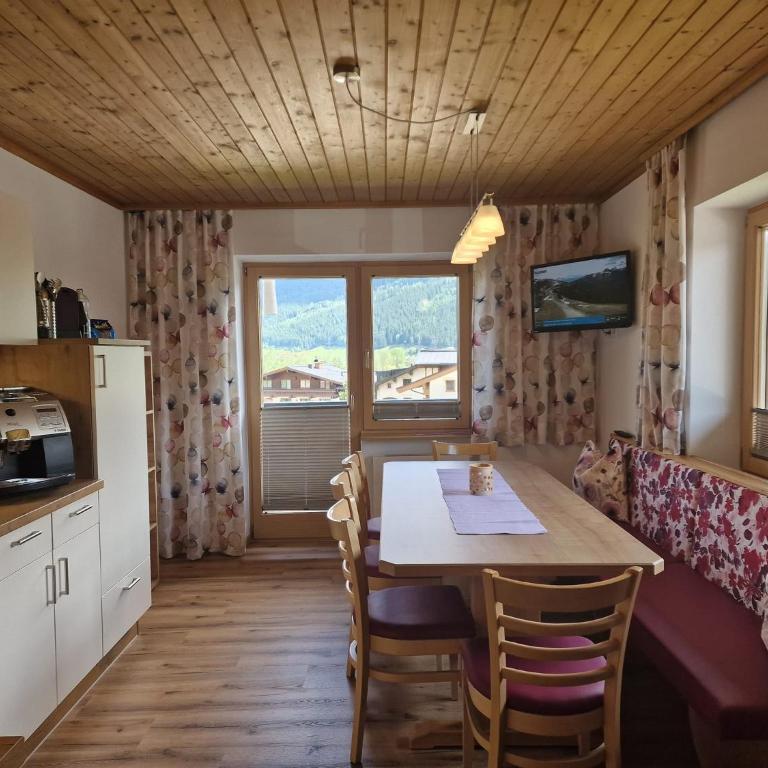 Haus Höllerer - Apartment mit 4 Schlafzimmern und einem Balkon - 2