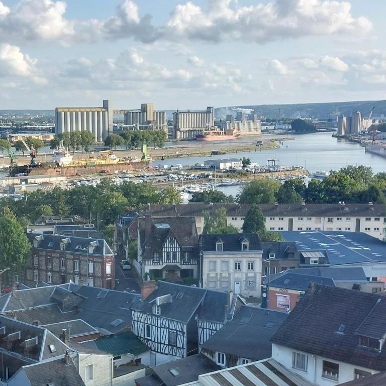 Rouen : Vue panoramique sur la seine avec parking - Appartement Supérieur - 7