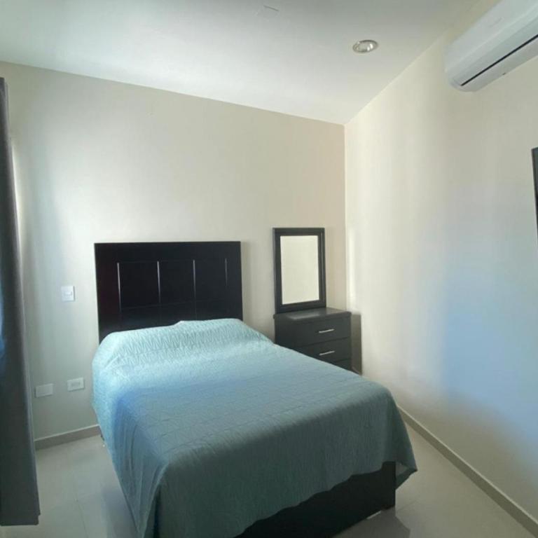 Departamento en renta en Zona Dorada - Two-Bedroom Apartment - 4