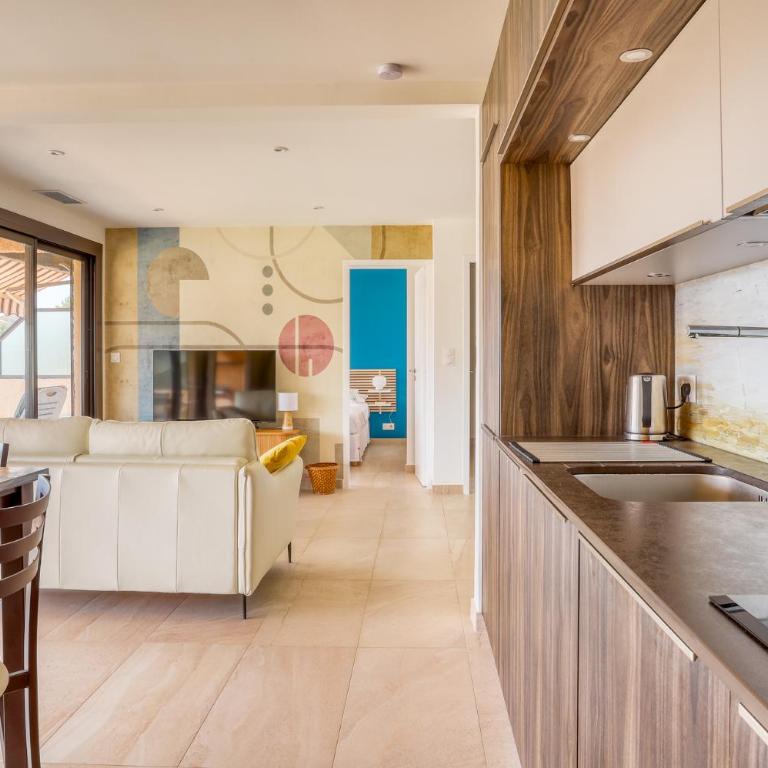 Superbe T4 -Vue Mer- Tout Confort Refait à Neuf! - Appartement 3 Chambres - 40