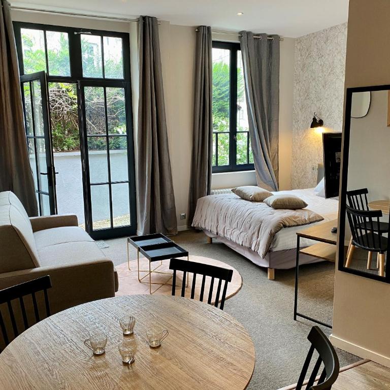 La Villa Beaupeyrat - Appart Hôtel de Charme dans bâtisse de caractère à 400m du coeur de ville de Limoges - Accès autonome - Studio Supérieur - 1