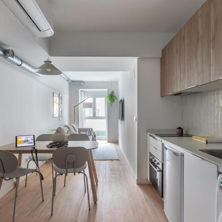 B48 Bilbao Abando - Family Studio - 2