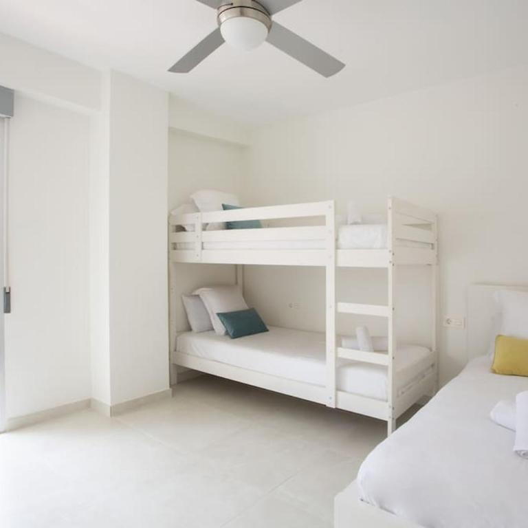 SingularStays Cullera V - Three-Bedroom Apartment - 9