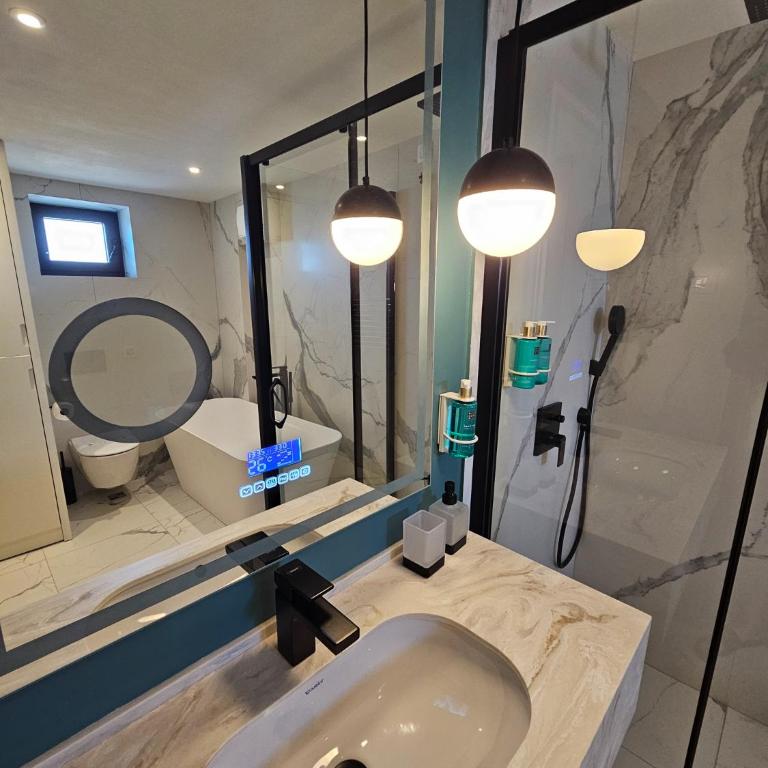 The New Hotel Mediteran - VILLA Edition - Suite sa 2 Spavaće Sobe - 13