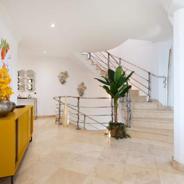 PH BELLAGIO: Luxurious and Romantic duplex penthouse with PRIVATE POOL & sea views - Three-Bedroom Apartment - 15