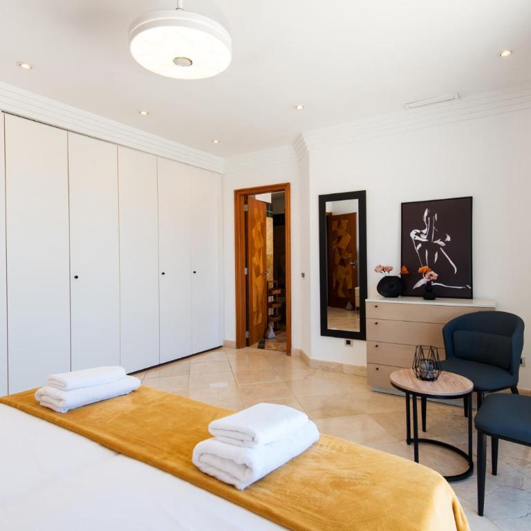 PH BELLAGIO: Luxurious and Romantic duplex penthouse with PRIVATE POOL & sea views - Three-Bedroom Apartment - 25