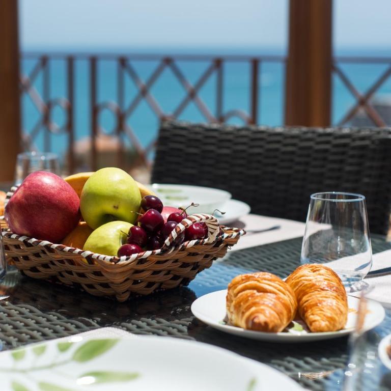 PH BELLAGIO: Luxurious and Romantic duplex penthouse with PRIVATE POOL & sea views - Three-Bedroom Apartment - 46