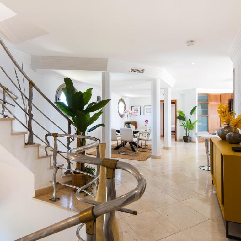 PH BELLAGIO: Luxurious and Romantic duplex penthouse with PRIVATE POOL & sea views - Three-Bedroom Apartment - 16