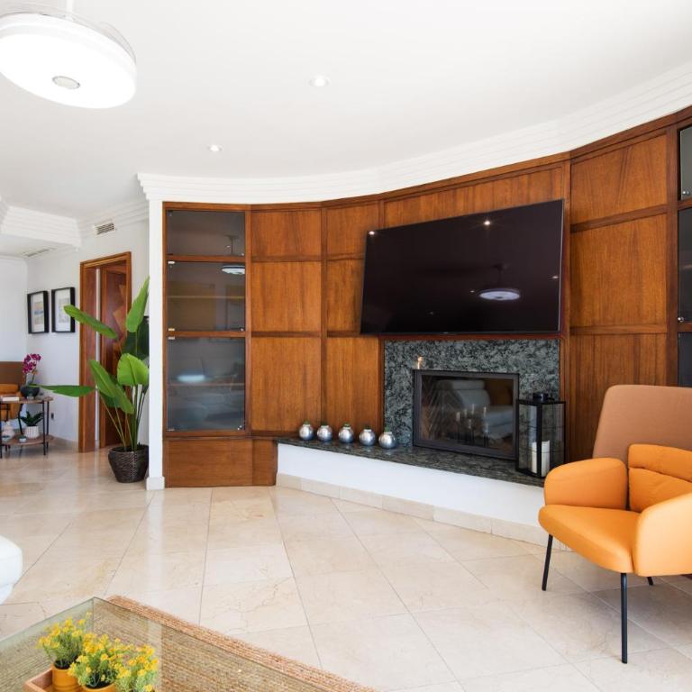PH BELLAGIO: Luxurious and Romantic duplex penthouse with PRIVATE POOL & sea views - Three-Bedroom Apartment - 14