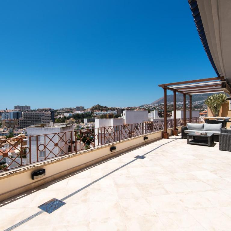 PH BELLAGIO: Luxurious and Romantic duplex penthouse with PRIVATE POOL & sea views - Three-Bedroom Apartment - 3
